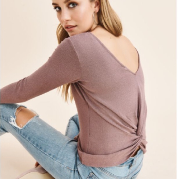 Dynamite Tops - Dynamite Twist Back Top